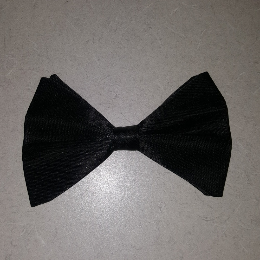 Clip on black bow tie